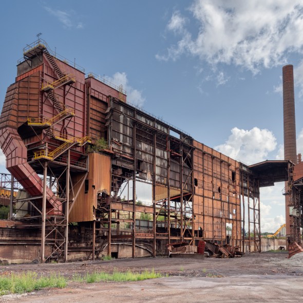 The elephant, a forgotten steel factory